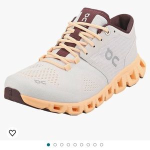 On Cloud Women Shoe